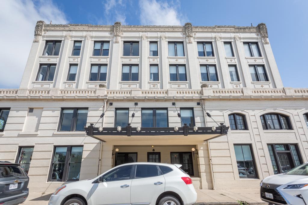 Park Plaza Hotel سيغوين المظهر الخارجي الصورة
