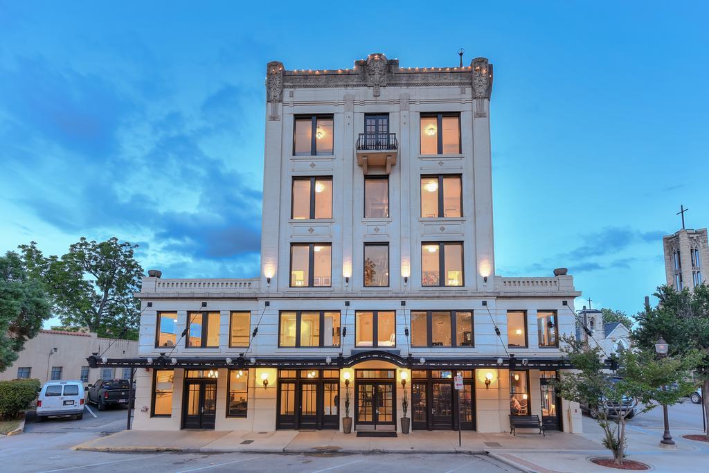 Park Plaza Hotel سيغوين المظهر الخارجي الصورة
